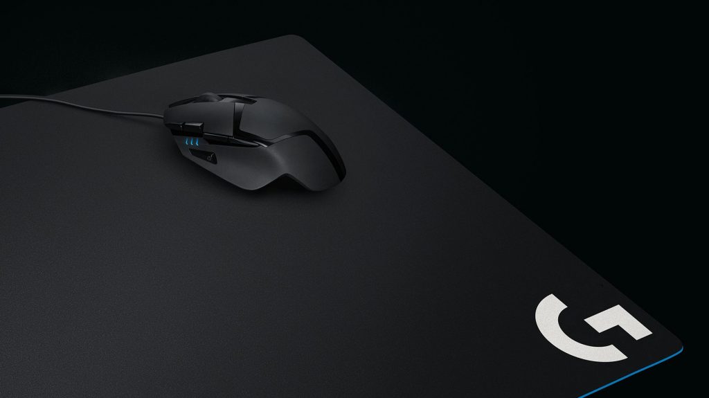 Le tapis de souris Logitech G640, adapté pour les gamers ?